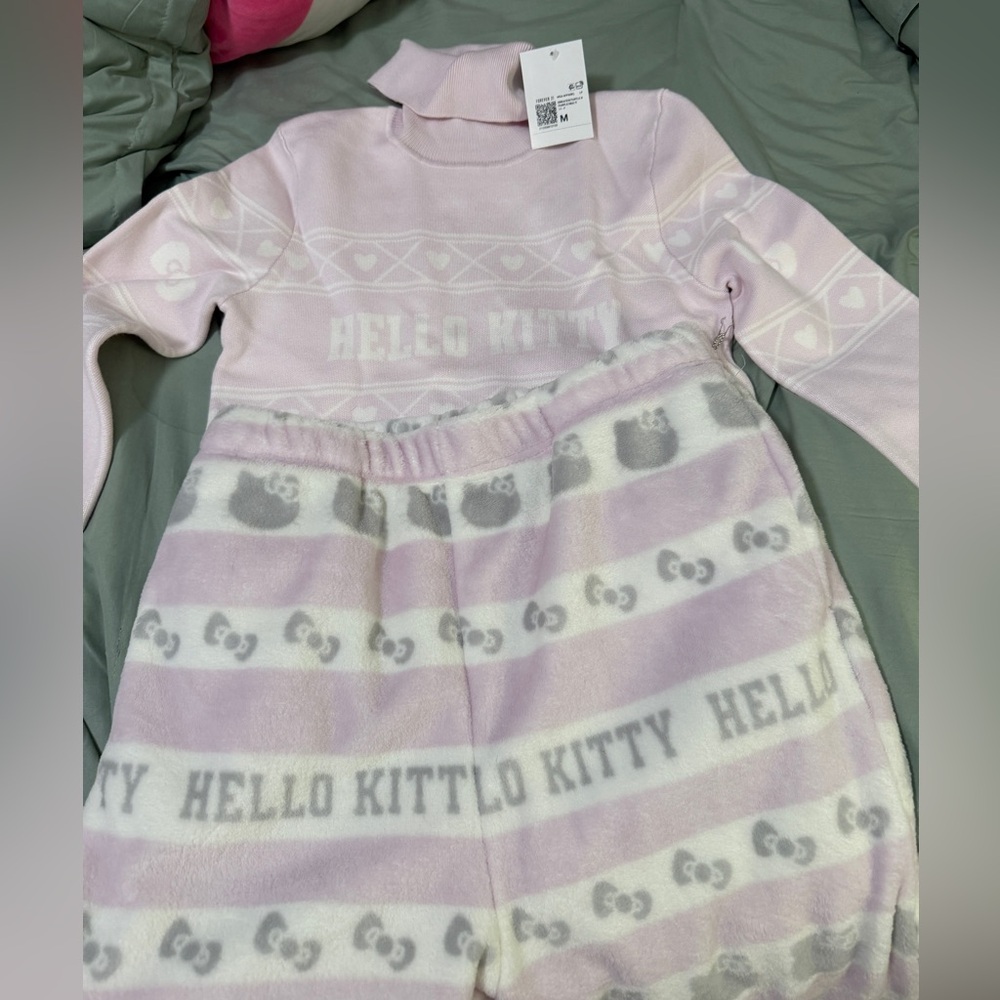 Hello kitty set bottom and top